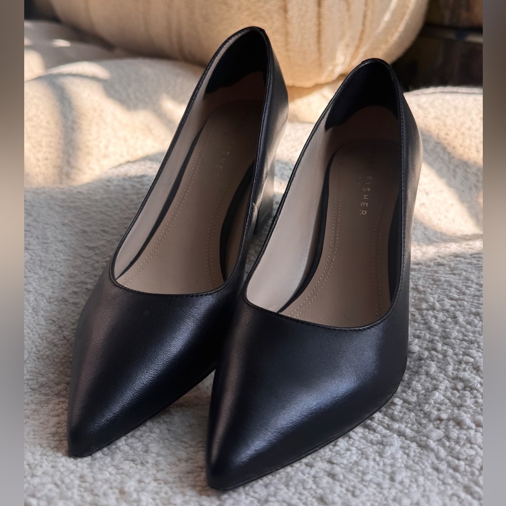 Marc Fisher Black Leather Pumps - SIZE 7